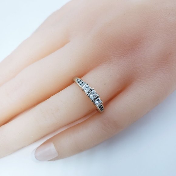 Vintage 14 Karat White Gold Past, Present and Future Diamond Ring Size 6 #12572